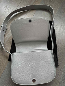 Täiesti uus Armani Exchange käekott. Medium crossbody bag. S (5 foto / 6)