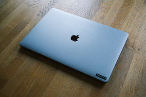 Apple Macbook Pro 16" i9 1TB SSD 8-core Laptop (1 foto / 8)