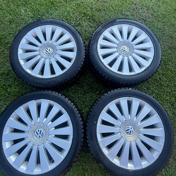 VW 17" 5x112 originaalveljed naastrehvidega