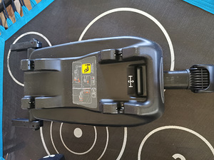 Joie turvatool koos isofix alusega, käib lamamisasenfisse. (2 foto / 3)