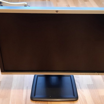 HP 24' ja Dell 23' Monitorid