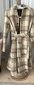 Nagu uus Acne Studio mantel (1 foto / 5)