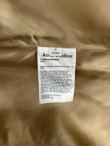 Nagu uus Acne Studio mantel (5 foto / 5)