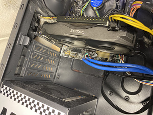 GeForce® GTX 950 AMP! Edition (2 фото из 5)