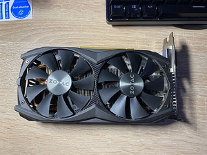 GeForce® GTX 950 AMP! Edition (1 фото из 5)