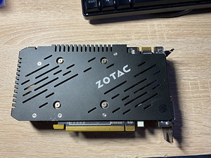 GeForce® GTX 950 AMP! Edition (4 фото из 5)