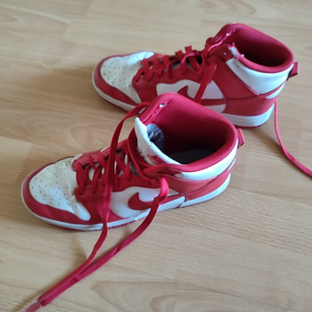Nike tossud
