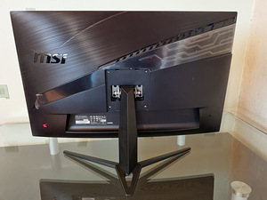 Монитор mSI Optix MAG271C (4 фото из 4)