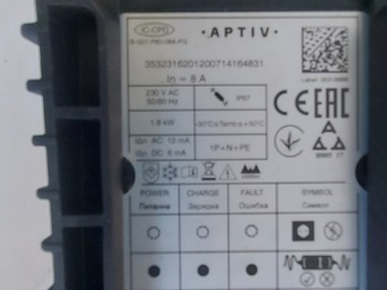 Laadija elektrisõidukitele Kaasaskantav laadija APTIV 8A 1,8 kW