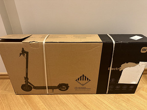 Xiaomi Mi Electric Scooter 4 (7 фото из 7)