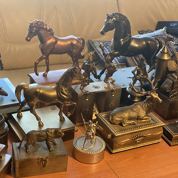 Müüa kujukesi ja käsitööna valmistatud ehtekarpe