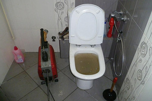 Kanalisatsiooni ummistus (2 foto / 10)
