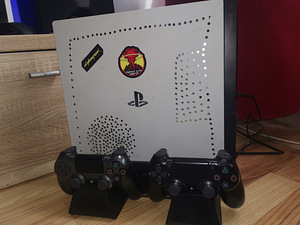 Ps 4 pro (2 foto / 2)
