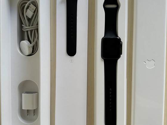 Apple Watch SE 1. põlvkonna GPS 42 mm alumiiniumist