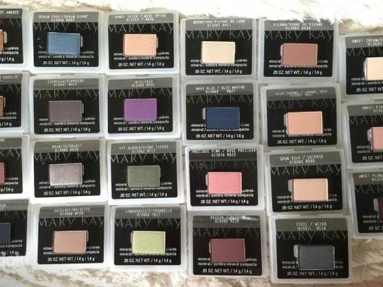Минеральные тени для век Mary Kay