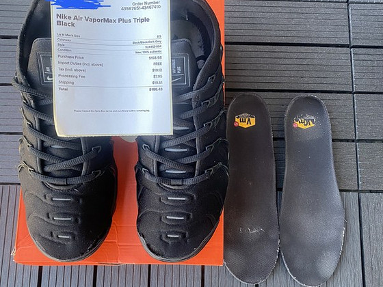 Nike Vapor Max Plus (Black) (42.5 EU/ 8.5UK)