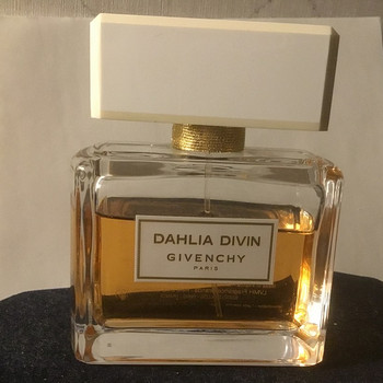 Givenchy Dahlia divin edp