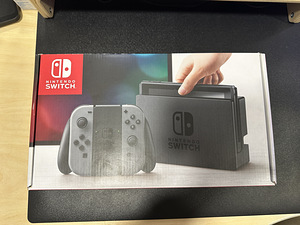 Nintendo Switch v1 (1 фото из 5)