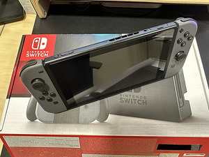 Nintendo Switch v1 (2 фото из 5)