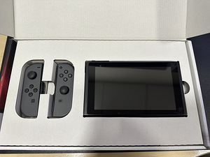 Nintendo Switch v1 (4 фото из 5)