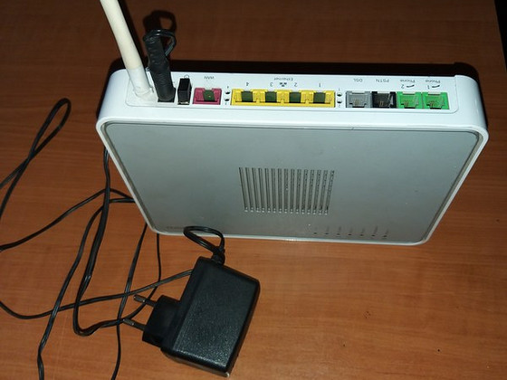 Роутер Томсон 08-76-FF--E4-9D-64