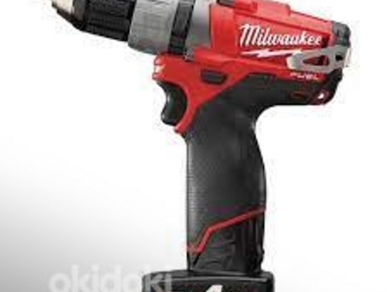 Аку-дрель MILWAUKEE M12 CDD-402C + аку + зарядка