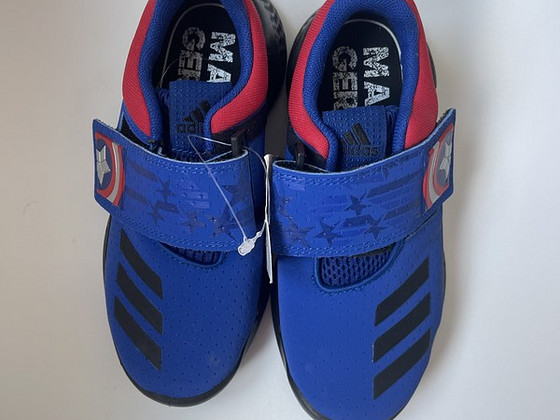 Кроссовки Adidas 30