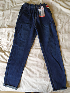 Новые джинсы для девочек Levi's s152. (1 фото из 4)