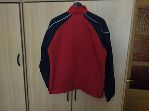 КУРТОЧКА NIKE (4 фото из 5)