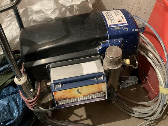 Продам аппарат GRACO MARK V