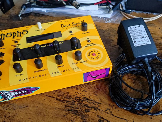 Dave Smith Instruments Mopho - Monophonic Analog Synth