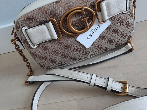 Сумка Guess