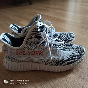 Кроссовки Adidas 40 (1 фото из 3)