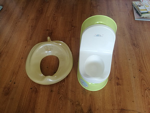Детский горшок (2 фото из 2)