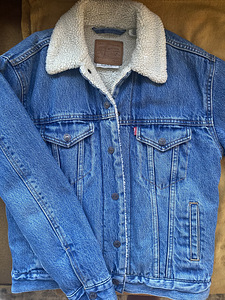 Продам новую женскую куртку Levis (1 фото из 2)