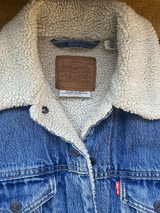 Продам новую женскую куртку Levis (2 фото из 2)