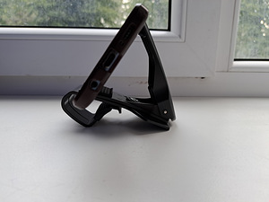 Autohoidik - klamber armatuurlauale (1 foto / 3)