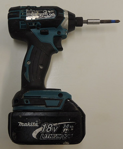 Akutrell Makita DTD152 + Aku 3,0 Ah (2 foto / 6)