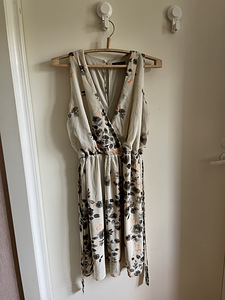 Lindex kleit vööga (2 foto / 2)
