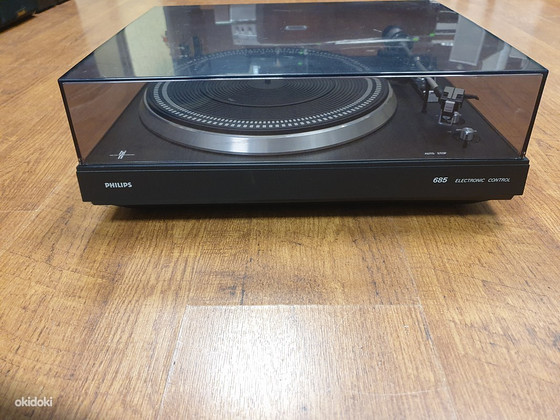 Philips AF 685 Проигрыватель с ременным приводом (1979)