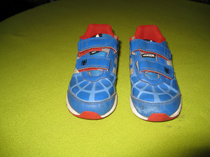 Продам детскую обувь Adidas Spider. (2 фото из 3)