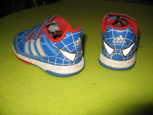 Продам детскую обувь Adidas Spider. (3 фото из 3)