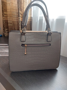 Yves Saint Laurent soma (1 foto no 3)