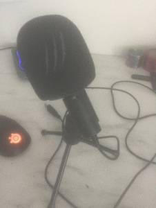 URage Stream 100 pelimikrofoni (2 foto / 2)
