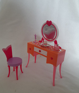 Barbie tualettlaud/ Barbie tualettlaud (1 foto / 3)