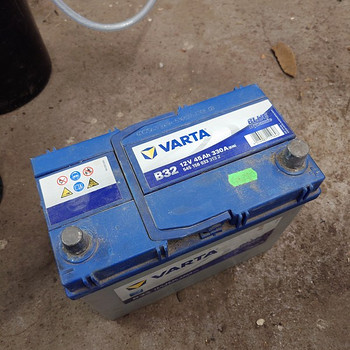Varta B32 12v 45Ah 330A aku.