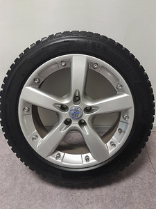 Оригинальные диски MB с зимней резиной MICHELIN 245/45R17. (3 фото из 3)