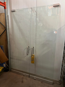 Klaasuksed 800×2390 10mm karastatud klaas (1 foto / 3)