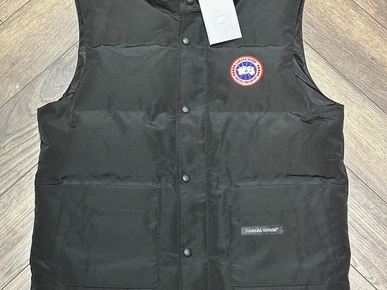 Жилет Canada Goose