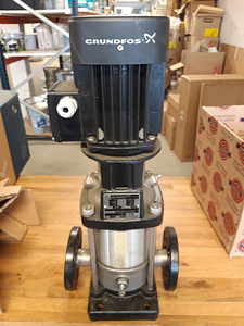 Vertikaal mitmeastmeline pump, Grundfos CRN1-8A-FGJ-G-V-HQQ (1 foto / 2)